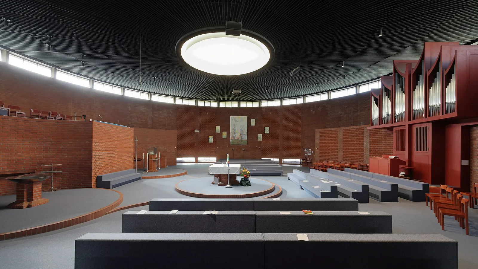 Interior of the Church of the Resurrection of Christ, Donaustadt, Vienna