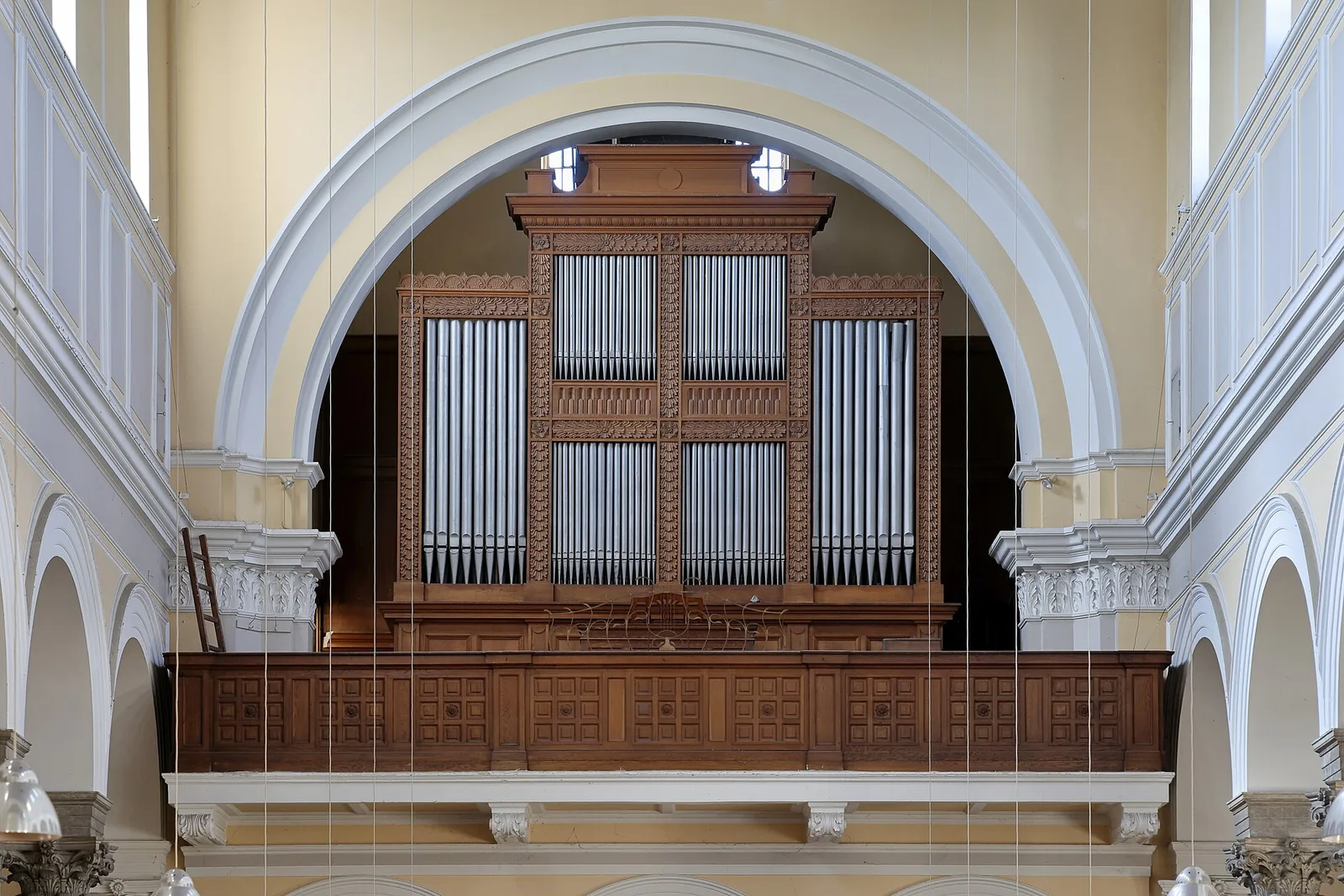 Organ in the Herz-Jesu-Kirche, Kaisermühlen, Vienna